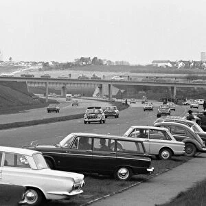 Spectators line the motorway to watch competitors in the 1970 Daily Mirrors World Cup