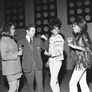 The Supremes meet Howard WInstone, World Feather Weight Champion at the Palladium show