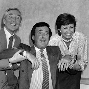 Terry Wogan hands over the keys of the BBCs Television Theatre on Shepherd
