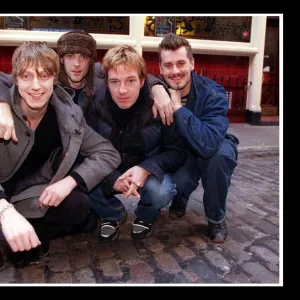 Travis at the Horseshoe bar, Glasgow. October 1999