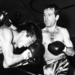 Walter McGowan beats Osamu Miyashita in London 1967