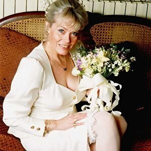 Wendy Richard actress pictured on her wedding day 18th March 1990