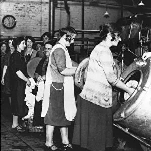 Women at work in the St George Street Wash house, Birmingham, Midlands, England