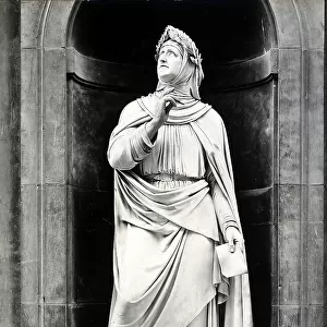 Statue of Francesco Petrarch by Andrea Leoni, The Uffizi Gallery, Florence