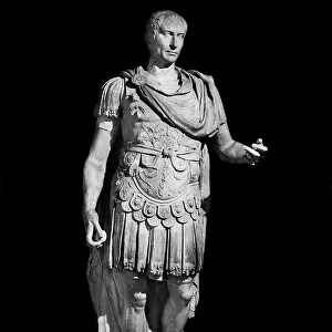 Statue of Julius Caesar; the work is in the Palazzo Senatorio on the Campidoglio, was at the Augustan Exhibition of Roman spirit at the Palazzo delle Esposizioni in Rome in 1937-1938