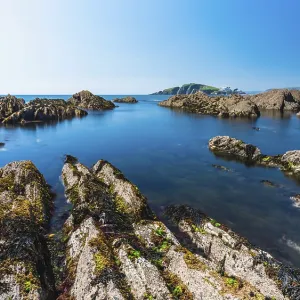 Scogliere e rocce a fianco alla spiaggia di Bantham. Scogliere e rocce a fianco alla spiaggia di Bantham.
