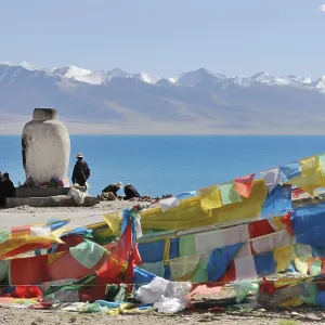 covered, hidden, concealed, daytime, day, daylight, Buddhism, faith, belief, religion, religions, snow chain, snow chains, water, waters, waterfront, see, seeing, sees, mountain peak, mountain peaks, mountain top, mountaintop, mountain tops