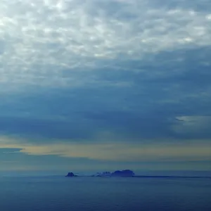 deserted, no one, No People, nobody, uninhabited, empty, gloomy, dreary, covered, hidden, concealed, dark, mystic, mystical, abandoned, desolate, forsaken, water, waters, waterfront, Atlantic Ocean, Atlantic, Atlantic Oceans, island, islands, islet