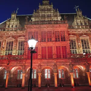 La arquitectura gótica en iluminación roja. La arquitectura gótica en iluminación roja.