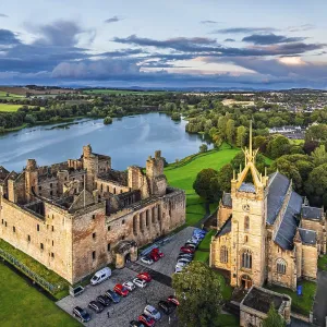 Tramonto sul palazzo di Linlithgow da un drone. Tramonto sul palazzo di Linlithgow da un drone.