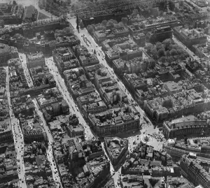 Piccadilly Circus Print, London 1946