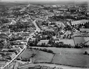 Prints of All Saints Church and the High Street, Leighton Buzzard, Bedfordshire. Photographed in 1928 by Aerofilms Ltd Bedfordshire Prints: Aerofilms Ltd Print of Leighton Buzzard High Street and All Saints Church