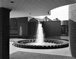 Fountain JLP01_09_811054 Fountain JLP01_09_811054