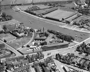 Aerofilms Collection (1919-2006) Prints: Nottingham Print: The City Ground and River Trent