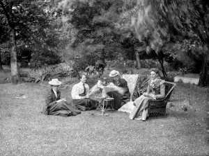 Henry Taunt Photographer Prints: Tea in the garden CC50_00694