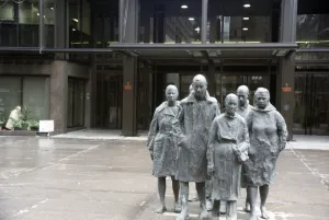 Prints of Finsbury Avenue, Broadgate, City of London. The sculpture Rush Hour by George Segal outside the main entrance to 1 Finsbury Avenue Sculpture Prints: Rush Hour Print: Sculpture outside 1 Finsbury Avenue