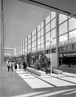 Mil;ton Keynes shopping centre JLP01_09_792708 Mil;ton Keynes shopping centre JLP01_09_792708