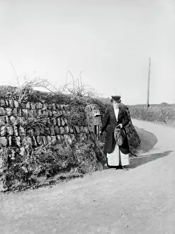Post Lady, Kerrier, Cornwall, 1901 BB98_01839 Post Lady, Kerrier, Cornwall, 1901 BB98_01839