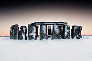 Heritage/prehistoric remains stonehenge/stonehenge snow n100786 Heritage/prehistoric remains stonehenge/stonehenge snow n100786