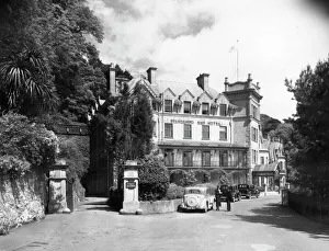 The Fishguard Bay Hotel, Goodwick, c1930s The Fishguard Bay Hotel, Goodwick, c1930s
