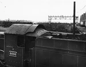 Locomotive 4096, Highclere Castle with its wartime black out screen, c.1940 Locomotive 4096, Highclere Castle with its wartime black out screen, c.1940