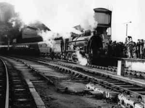 Bristol Temple Meads Station Prints: No 7029 Clun Castle at Bristol Temple Meads, 1966