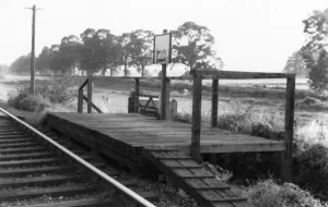 GWR Museum STEAM Prints: Trouble House Halt, c1960