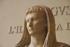 Images Dated 11th August 2005: Augustus (61 B. C-14 A. D). as Pontifex Maximus