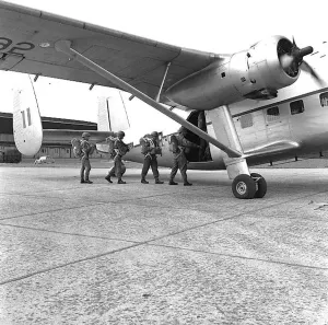 16th Parachute Brigade Training Print, 1962