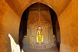 Buddha statue in Shwe Leik Too Pagoda in Bagan, Myanmar Buddha statue in Shwe Leik Too Pagoda in Bagan, Myanmar