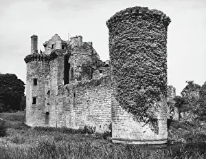 Caerlaverock Castle Print, 15th century Scottish architecture
