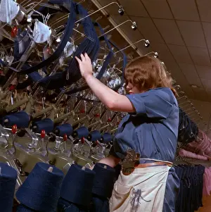 Textile Manufacturing Prints: Checking blue woollen threads