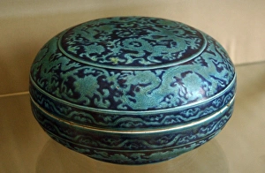 China. Cover box, porcelain. Ming dynasty, Chenghua period China. Cover box, porcelain. Ming dynasty, Chenghua period