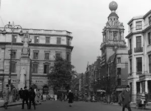 Prints of The London Coliseum, on St Martins Lane, London, now the home of English National Opera (ENO). The memorial statue to Edith Cavell is in the foreground left. Date: 1947 Theatre Prints: Coliseum, London Print: 1947