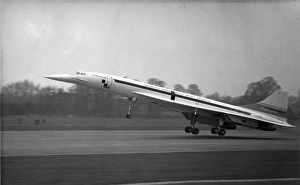 Concorde 01 G-AXDN makes its first take-off from Filton Concorde 01 G-AXDN makes its first take-off from Filton