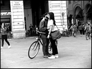 Couple kissing Piazza Garibaldi Pisa Couple kissing Piazza Garibaldi Pisa