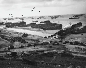 D-Day - Supplies pour ashore D-Day - Supplies pour ashore