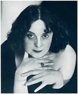Daisy Kennedy the violinist by Madame Yevonde Daisy Kennedy the violinist by Madame Yevonde