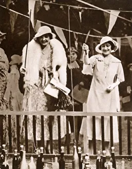 Elizabeth, Duchess of York winning a bottle of Champagne Elizabeth, Duchess of York winning a bottle of Champagne