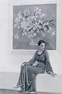Elizabeth Jenns in front of Gluck painting by Madame Yevonde Elizabeth Jenns in front of Gluck painting by Madame Yevonde