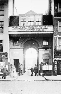 Entrance to King's College, University of London Entrance to King's College, University of London