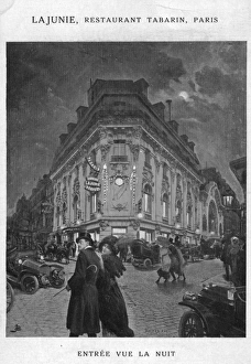 Exterior fa硤e of LaJunie, restaurant-tabarin, Montmartre Exterior fa硤e of LaJunie, restaurant-tabarin, Montmartre