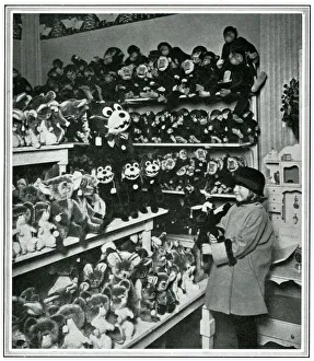 Felix the Cat toys on sale in a London shop, Christmas 1924 Felix the Cat toys on sale in a London shop, Christmas 1924
