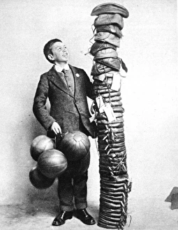 Footballs as gifts for men at the front