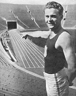 Frank Wykoff at the 1932 Los Angeles Olympic stadium Frank Wykoff at the 1932 Los Angeles Olympic stadium