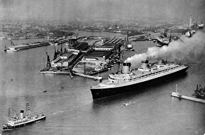 French Liner Normandie leaving Le Havre, May 1935 French Liner Normandie leaving Le Havre, May 1935