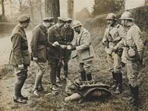 French officers sharing a hasty meal with British officers French officers sharing a hasty meal with British officers