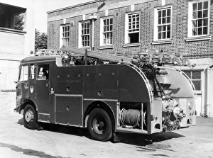 GLC-LFB - Dual purpose water-tender fire engine GLC-LFB - Dual purpose water-tender fire engine