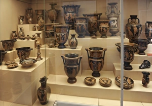 Greek art. Magna Graecia. Amphorae decorated. National Museu Greek art. Magna Graecia. Amphorae decorated. National Museu