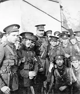 British Soldiers Ww1 Prints: Group of British soldiers, WW1